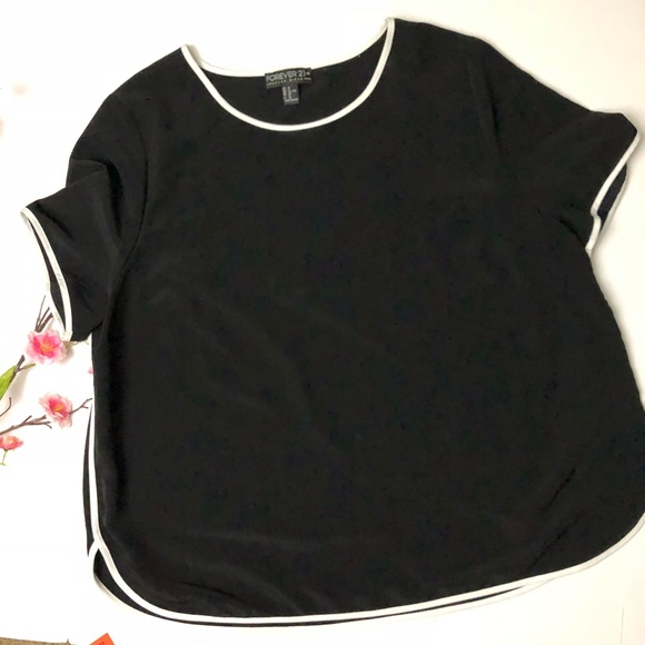Forever 21 Tops - EUC Forever 21 Black & White 1X